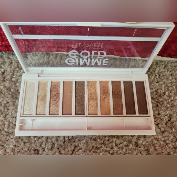 Gimme Gold eyeshadow pallete - Picture 2 of 3